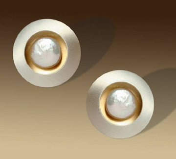 Round Disk Earrings with Pearl