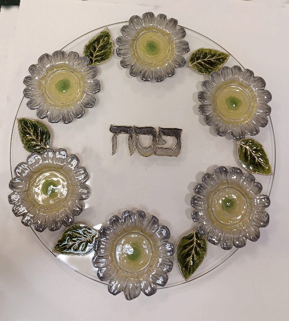 Quest Collection Flower Seder Plate